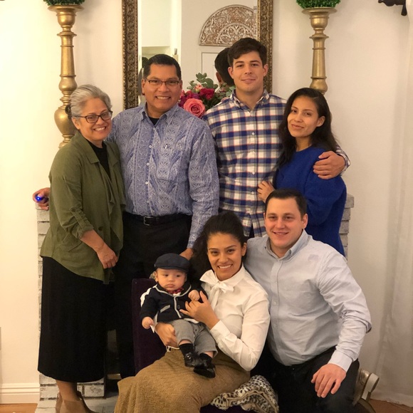 Meet your Posher, Nicole - Picture 6 of 6